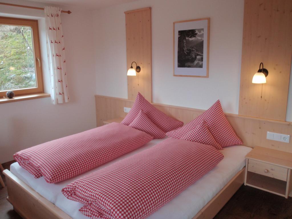 Landhaus Alpenjaeger Hainzenberg Pokoj fotografie