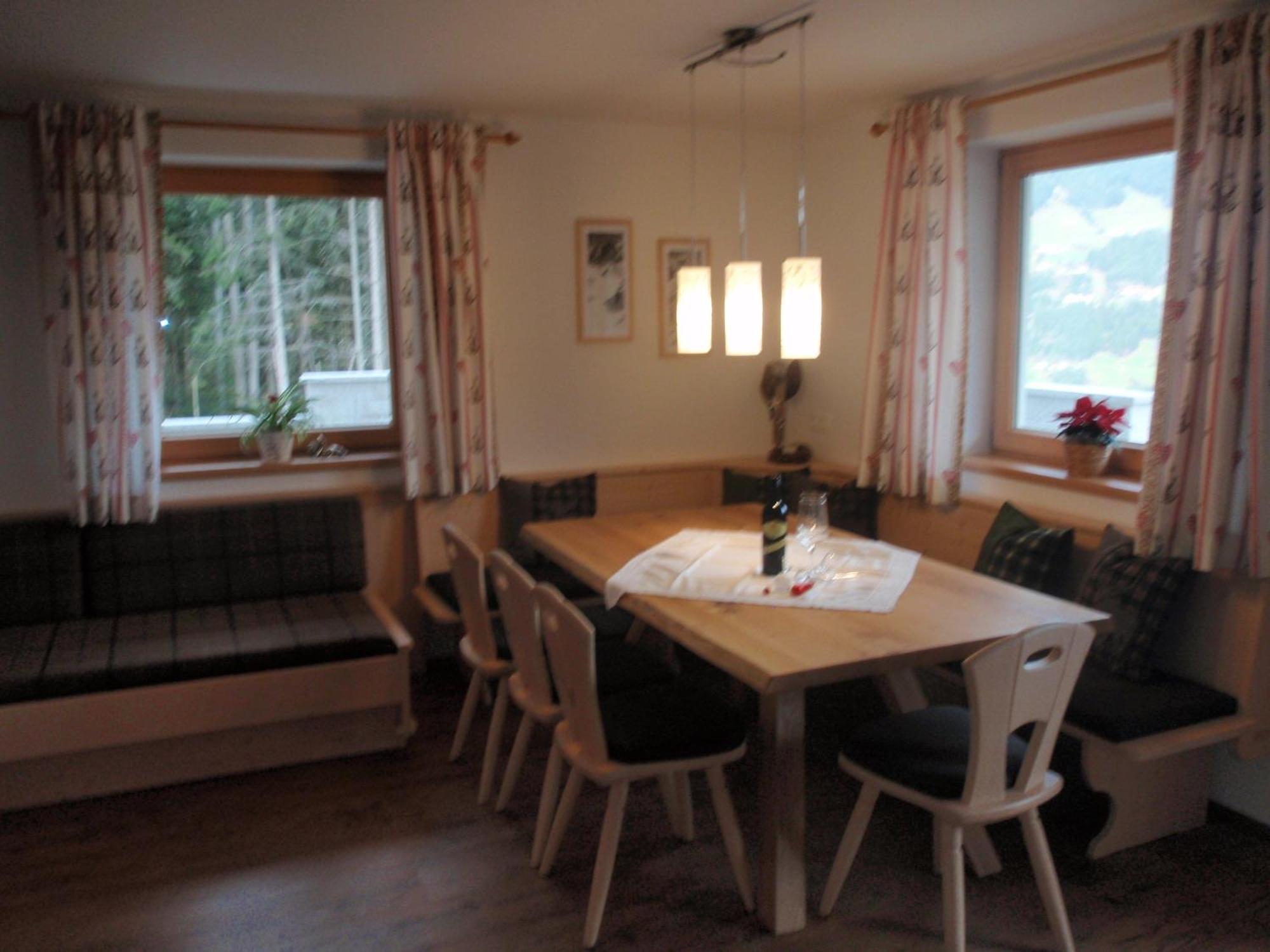 Landhaus Alpenjaeger Hainzenberg Pokoj fotografie
