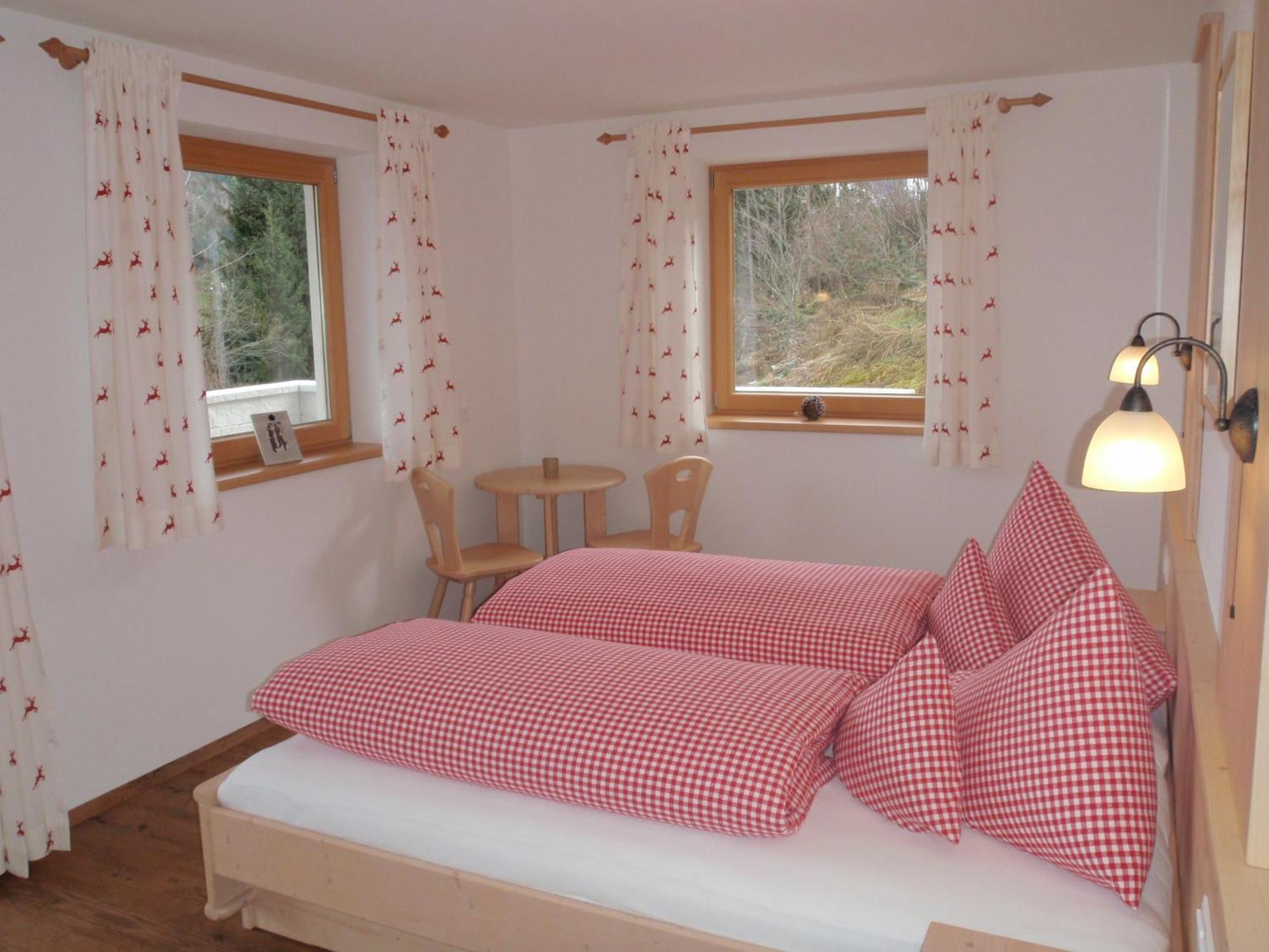 Landhaus Alpenjaeger Hainzenberg Pokoj fotografie