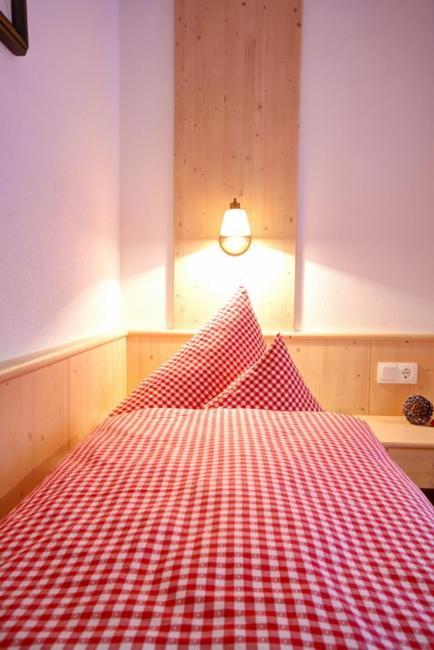 Landhaus Alpenjaeger Hainzenberg Pokoj fotografie