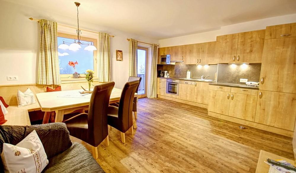 Landhaus Alpenjaeger Hainzenberg Pokoj fotografie
