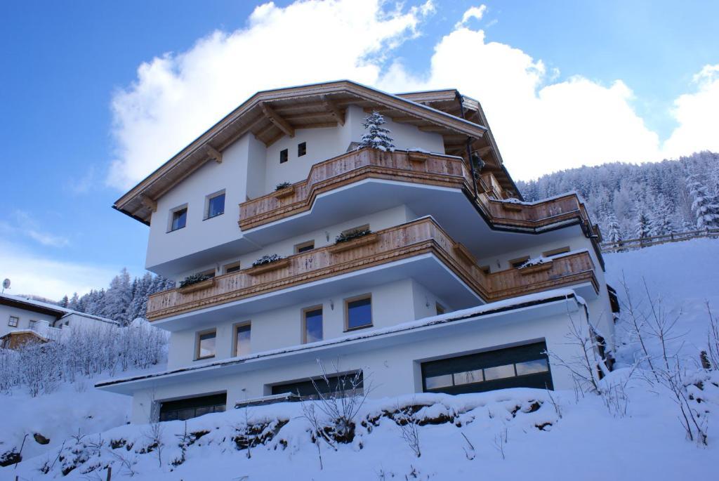 Landhaus Alpenjaeger Hainzenberg Exteriér fotografie